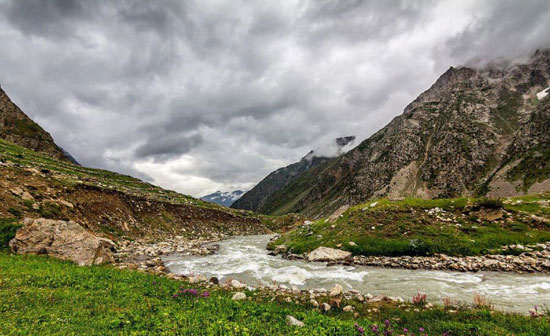 پاکستان، بهشتی درمیان جهنم