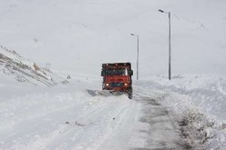 برف راه های دسترسی دهستان احمدفداله دزفول را مسدود کرد